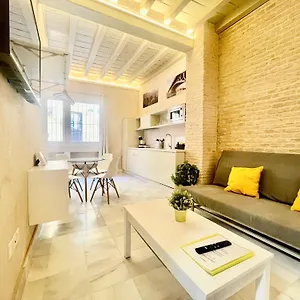 Click Triana - Patio Privado Apartamento