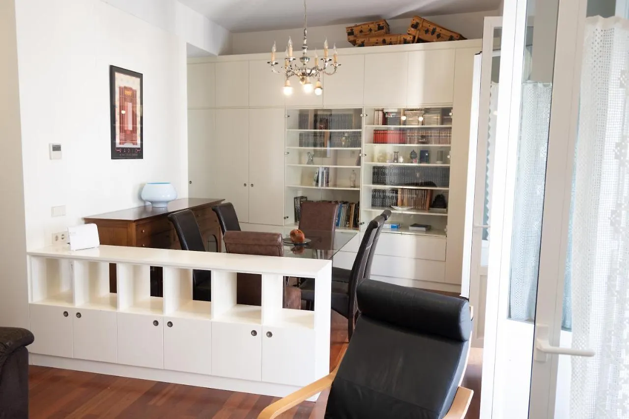 Rentalsevilla A Los Pies De La Giralda Apartmán